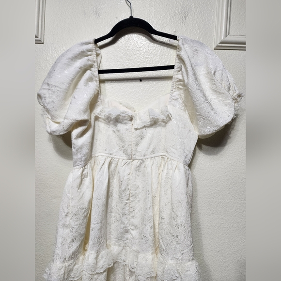 Lulus Gorgeously Romantic Ivory Lace Puff Sleeve Tiered Midi Dress M Wedding - Picture 9 of 10